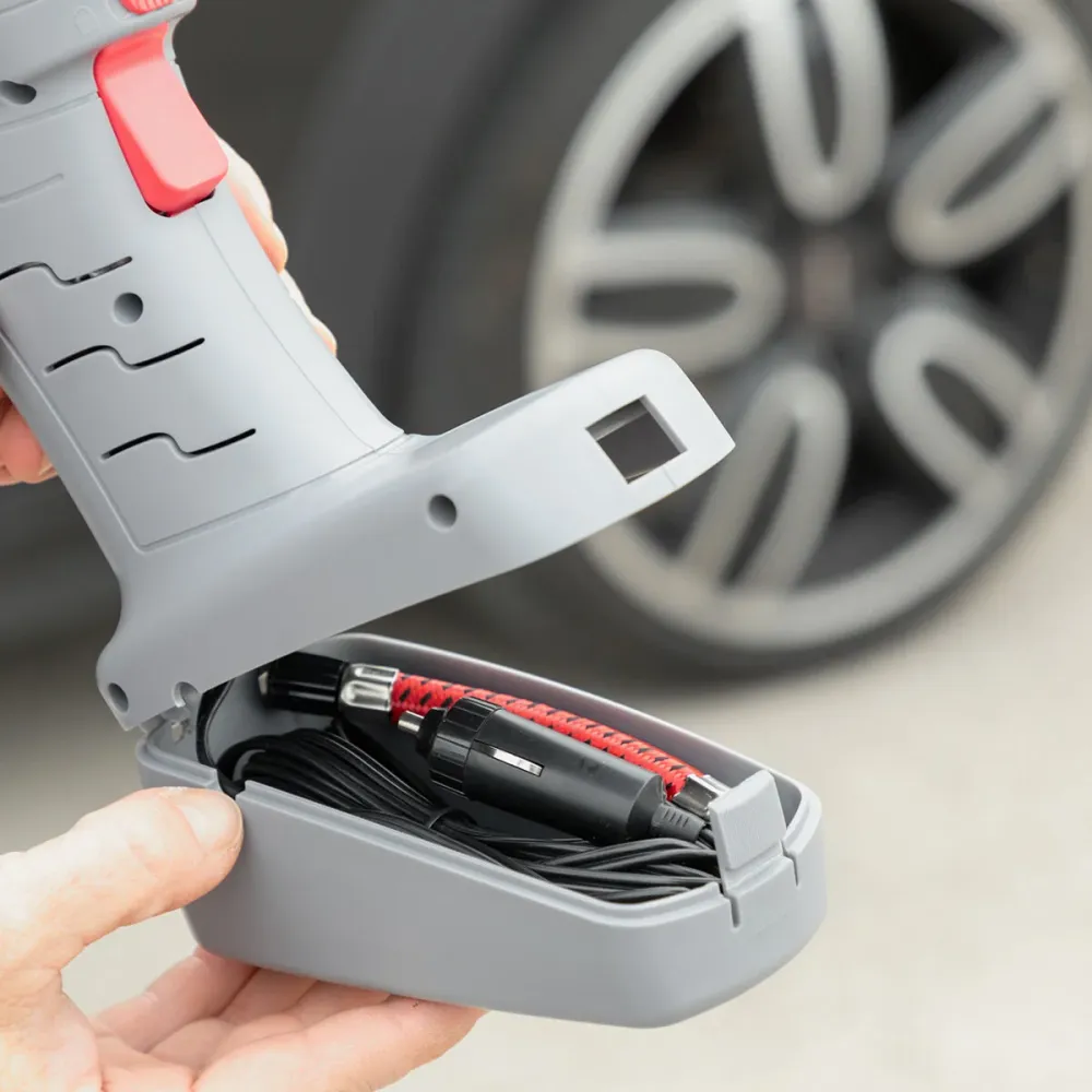 Hordozható légkompresszor LED lámpával. Airpro+