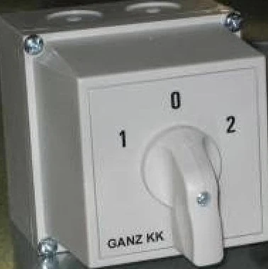 Ganz Tokozott átkapcsoló 0 állással 32A 1-0-2 IP65 3P KKM1-32-6006