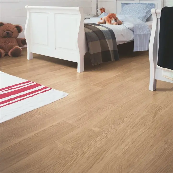 Eligna lakkozott fehér tölgy 8mm-es vízálló laminált padló EL915