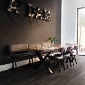 Eligna sötét Newcastle tölgy 8mm-es vízálló laminált padló EL3581