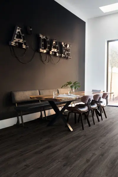 Eligna sötét Newcastle tölgy 8mm-es vízálló laminált padló EL3581