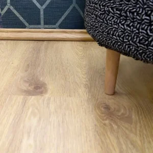 Konor napos tölgy laminált padló 8mm/33