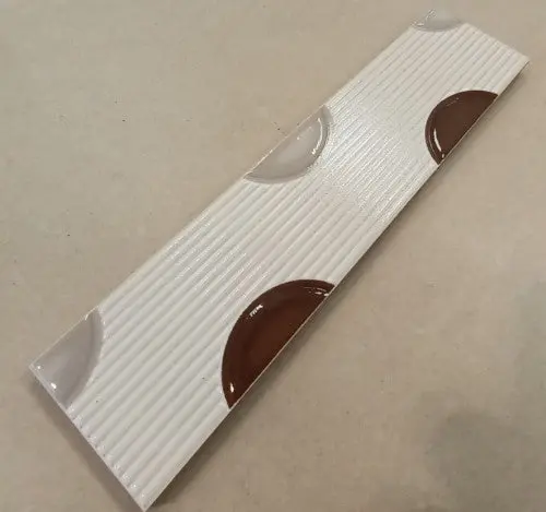 Barna, szürke pöttyös dekor/Lunette