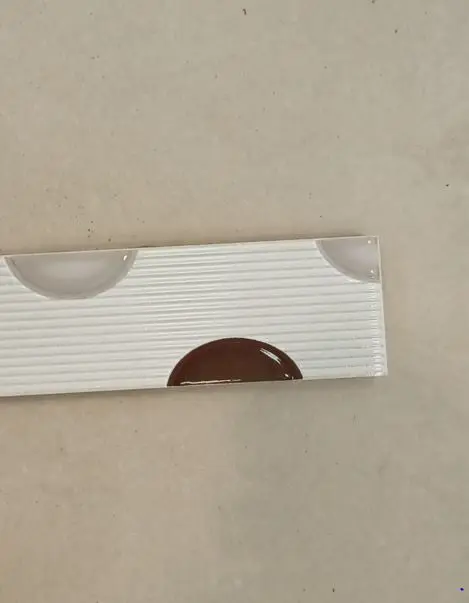 Barna, szürke pöttyös dekor/Lunette