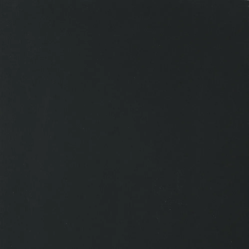 B&W BLACK GLOSSY 120x240- merész és elegáns választás, amely modern, exkluzív hangulatot teremt bármely enteriőrben.