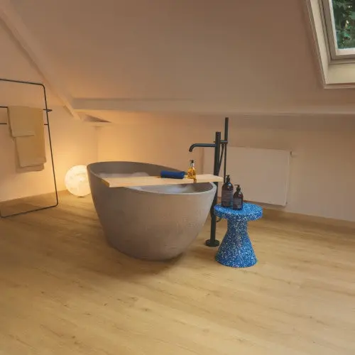 Bloom csiszolt mézszínű tölgy vinyl padló AVMPU40318
