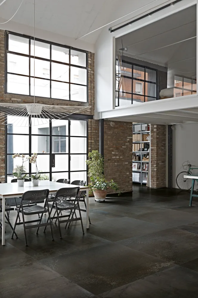 FLOWTECH BURNISHED 6mm 120x240- erőteljes karakterével és különleges textúrájával modern, exkluzív hangulatot teremt bárme...