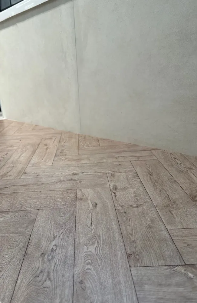 Tekercses halszálka mintás vinyl padló 4312-280