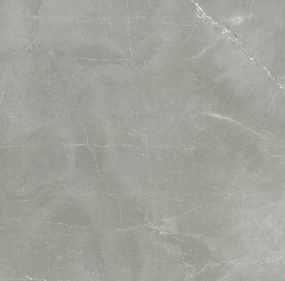 TIMELESS AMANI GREY NAT 80x240- Ez világosszürke, márványhatású csempe csendes luxust és harmóniát sugároz; lágy erezete é...