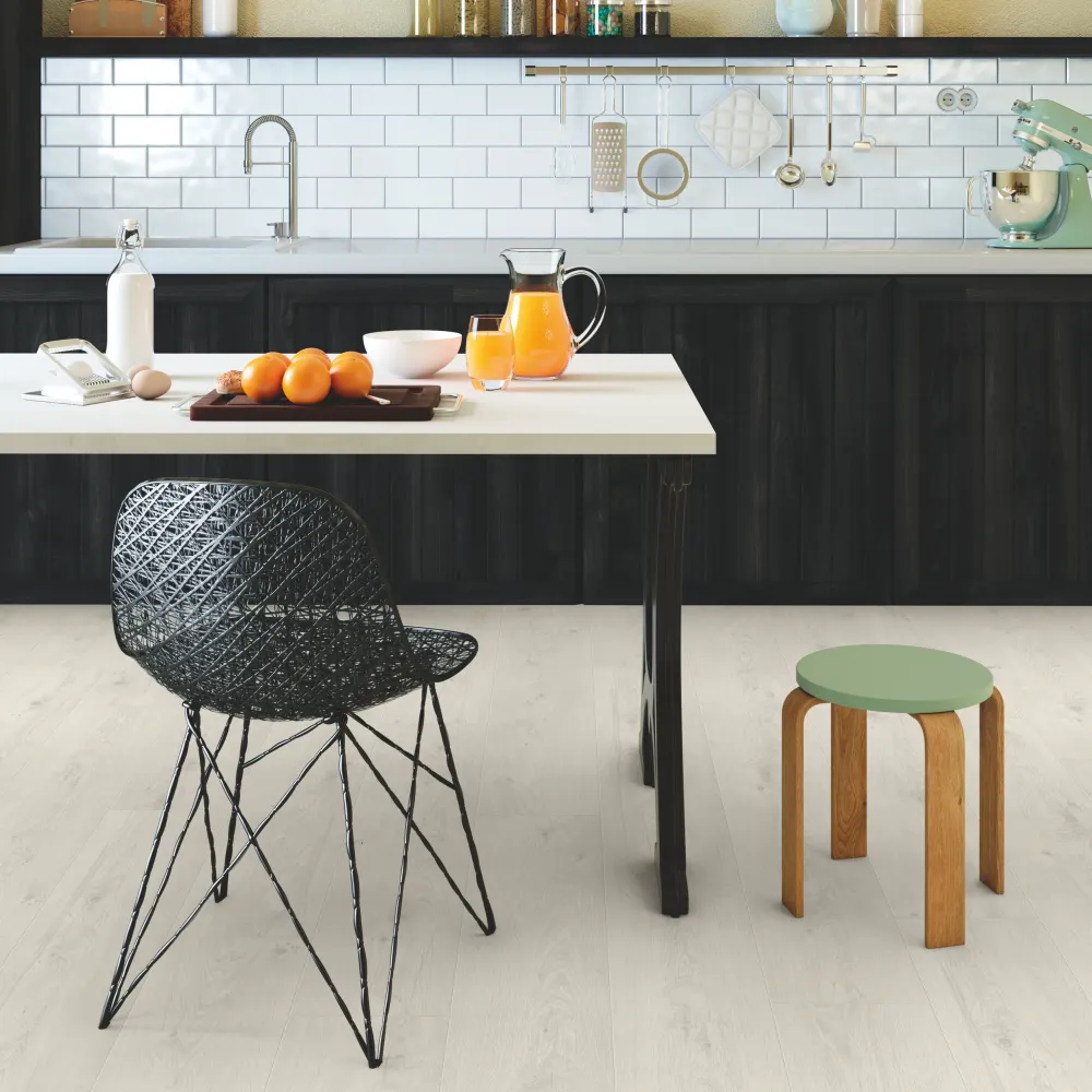 White Oiled Oak laminált parketta (vízálló) - Deluxe