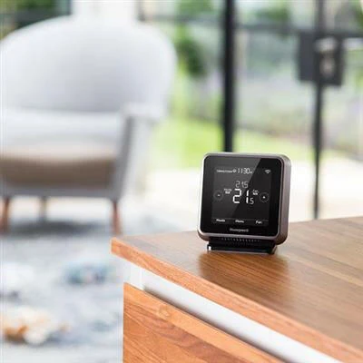 Honeywell Lyric Wi-Fi T6R okostermosztát (vezeték nélküli hordozható egység) (Y6H910RW4055)